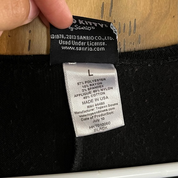 Hello Kitty Cardigan - Picture 2 of 4